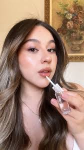 Roxana Ceballos's Instagram, Twitter & Facebook