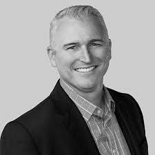 Kim Burroughs's Instagram, Twitter & Facebook