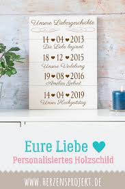 Schenkt beispielsweise eine weinflasche mit individuellem etikett. Hochzeitsgeschenk Hochzeit Selbstgemacht Hochzeitsgeschenk Idee Hochzeitsgeschenk P Personliche Geschenke Zur Hochzeit Geschenk Hochzeit Geschenke Brautpaar
