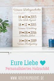 Schenkt beispielsweise eine weinflasche mit individuellem etikett. Hochzeitsgeschenk Hochzeit Selbstgemacht Hochzeitsgeschenk Idee Hochzeitsgeschenk P Personliche Geschenke Zur Hochzeit Geschenk Hochzeit Geschenke Brautpaar