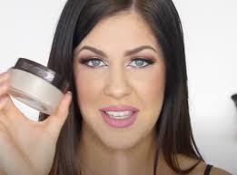 Meet The Best Lashes for Cat Eyes