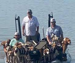 38 cani rischiano di affogare in un lago del Mississippi: salvati da 3 pescatori – La Voce di New York