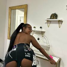 WOOCHIEWOBBLER - Ur not my bae | Deezer