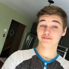 Emma McHenry (@bemmaboo19991)