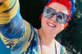 00s TV legend stuns as she shows off incredible weight loss in swimwear