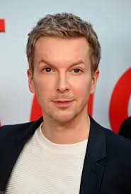 Záhadná sebevražda německého komika: Podle fanoušků jej k činu dohnaly  nenávistné zprávy