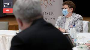 Orvosi javaslatra kaphat másik típusú vakcinát, akinek az első adag után súlyos reakciója volt. Cecilia Muller Found It Difficult To Publish A Contract For A Press Conference For Huf 72 000 Per Person