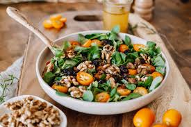 Ensalada de hoja con proteína