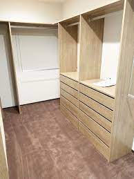 ウオークインクローゼットにウールマークのカーペット ウオークインクローゼット カーペット 寝室