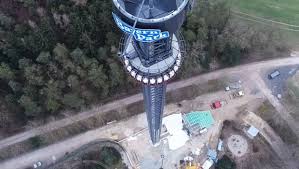 Der park bietet auf einer fläche von etwa 400.000 m² derzeit nach eigenen angaben etwa 80 attraktionen. Neuer Freifallturm Im Bayern Park Macht Testfahrten