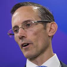 Labor's Andrew Leigh accuses companies of misusing jobkeeper to pay  executive bonuses