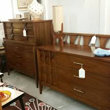 Sold Gorgeous Kent Coffey Mid Century Modern Bedroom Set In Rich Walnut With Ros Mid Century Modern Bedroom Sets Modern Bedroom Set Mid Century Modern Bedroom