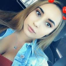 Evelyn Villeda's Instagram, Twitter & Facebook