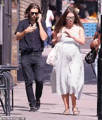 He is best known as a member of the indie band, klaxon. Pregnant Keira Knightley Steps Out With Husband James Righton Lifestylenewsonline Com