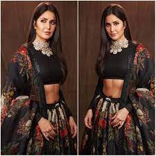 Eattweetblog On Instagram Katrina Kaif Looking Stunning In A Sabyasachi Lehenga And Jewellery Stylist Tanghavri Image Rahuljhangiani Bollywood