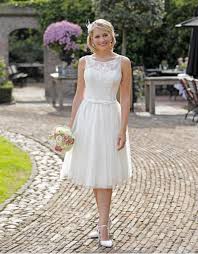 Lassen sie uns ihre träume kleiden. Kurze Brautkleider Sabines Brautmode