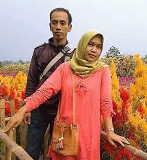 Varian bunga sendiri banyak banget. Viral Foto Mesra Jokowi Bersama Wanita Di Kebun Bunga Pandeglang Berita Banten Banten Tribun