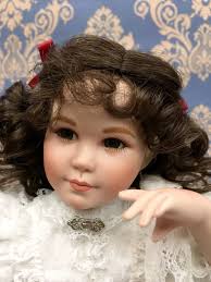 Author margaret mitchell behind the epic tale of the south describes her best: Katie Scarlett O Hara Created By Award Winning Doll Artist Sonja Bryer This Original Collector Doll S Ruffled Batiste Gown Matches The One Scarlett Wore At The
