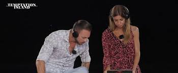 Il falò di confronto durante la penultima puntata di temptation island, andata in onda lunedì, jessica aveva deciso di accettare la richiesta di falò di confronto immediato voluta dal suo fidanzato alessandro. Ie H1o Rdi5d M