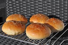 Hamburgerbrotchen Die Perfekten Brioche Burger Buns Bbqpit De Hamburger Brotchen Hamburger Brotchen Rezept Hamburgerbrotchen