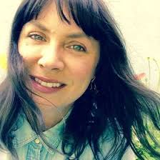 Elsa Noble's Instagram, Twitter & Facebook