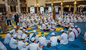 Download waktu sholat apk 2.1 for android. Bekas Pemain Bola Sarawak Affendi Julaihi Berjaya Himpunkan 1000 Huffaz Indahnya Islam