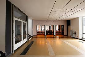 Bauhaus Dessau Aulafoyer Mit Blick In Die Aula Bauhaus Building Bauhaus Bauhaus Architecture