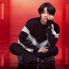 So technically, there's a lot of times they spent with each other than any members of bts. Fila On Twitter Kim Taehyung Taehyung Photoshoot Taehyung