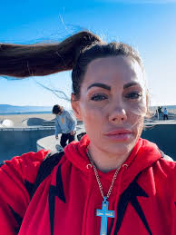 Cool, confident and cozy AF 🥰 I swear confidence levels shift when boots,  booty pumps, chunky sweaters and a little brisk air comes out. The warrior  in us straps up just a