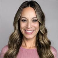 Sarah Hardin's Instagram, Twitter & Facebook