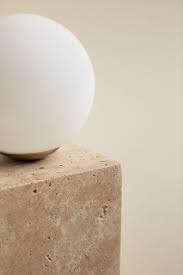 Lampe de table en travertin avec boule en cristal Davise - SKLUM