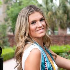 I'm excited to share that I've joined the marketing team at Olive & June,  where I'll be leading their college ambassador program, expanding Olive &  June's presence