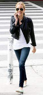 Mamma Mia Kristin Cavallari Shows Off Her Svelte Frame At Lax After Regaining Her Pre Baby Body Fashion Cute Casual Outfits Casual Outfits