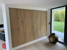 Portes De Placard Avec Mecanisme Push Recouvertes Avec Les Lames Du Parquet Porte Placard Kozikaza Style Deco