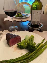When removed from the oven the tenderloin looked under cooked yet a thermometer confirmed temp around 120 and after tenting for time it took to make the herb. Usda Choice 12 Oz Fillet Platinum Beef Tenderloin Steak 3 Lb Gift Box Case Gj Curbside