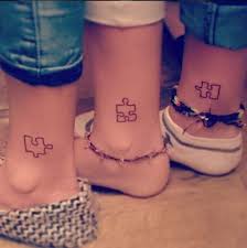 Die Beziehung Zwischen Geschwistern Ist Etwas Ganz Besonderes Man Ist Zusammen Aufgewachsen Hat Die Gleic Geschwister Tattoo Geschwister Tattoos Tattoo Ideen