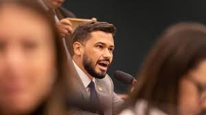 Deputado do PL entra com ação na PGR contra diretor do MST