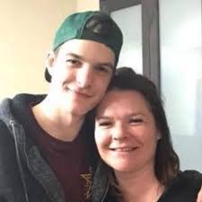 Fundraiser for LEAH Bustin by Laura Jevne : Leah & Family while they grieve  the loss of Eston