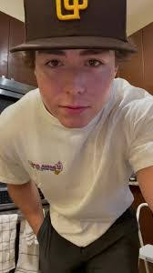 Darcy Sharp's Instagram, Twitter & Facebook