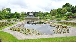 Als einziger zoo oberfrankens beherbergt er auf etwa 2 hektar über 100 tierarten in vielen. Seerosenteich Und Zier Hof In Munchen Botanischer Garten Deutschland Lizenzfreie Fotos Bilder Und Stock Fotografie Image 21368562