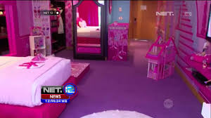 Desain kamar tidur unik sederhana ini memberikan nuansa kalem bagi kamu untuk beristirahat lebih lama di dalamnya, sebuah kamar tidur adalah tempat untuk memanjakan diri dari segala macam aktifitas untuk beristirahat dengan nyaman, maka memang. Hotel Bintang Lima Dengan Kamar Bernuansa Barbie Net12 Youtube