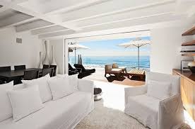 Modern Malibu Beach House Combines Contemporary Interiors With Unending Ocean Views Beach House Interior Design Contemporary Beach House Modern Beach House