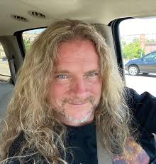 Monday morning.. getting stuff done and excited my daughter Lilly and  Grandson Hazen are coming to visit .. it's a bright clear sun-shining day,  celebrating 1 full year totally clean and sober.