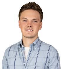 Garrett Stewart's Instagram, Twitter & Facebook