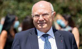 Nel suo articolo sul quotidiano romano, il giornalista ha raccontato del suo incontro. Per Il Virologo Galli Paghiamo Al Covid Il Prezzo Di Una Estate Sciagurata