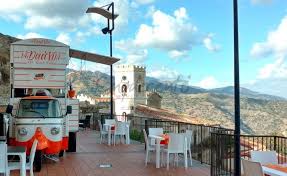 Dolce per sè online su edicola.shop, la prima edicola online d'italia. La Dolce Vita Sunset Tour Movie Location Taormina Sicily