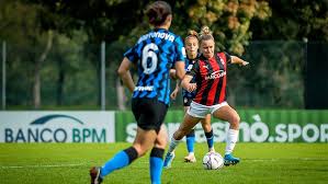 Milan femminile un altro weekend non facile per il milan femminile, impegnato ad affrontare un avversario mai arrendevole come l'empoli di mister spugna, di ritorno al centro sportivo vismara. Highlights Ac Milan 4 1 Inter Womens Serie A 20120 21 Ac Milan