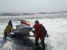 Mumbai 40 Year Old Man Drowns Off Juhus Silver Beach