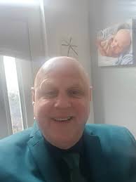 Welcome to Green Thursday... Just off to the Woolton Village Club... Steve  Mak does a quite wonderful job at this beautiful club...bar staff are  amazing... Come and join us at Happy Memories