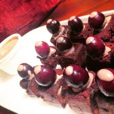 You only need to add the chili. Cherry Brownies With Banana Almonds Choco Chili Creme Dip Chocolate Brownies Chilli Cherry Dessert Banana Cherry Brownies Brownies Desserts